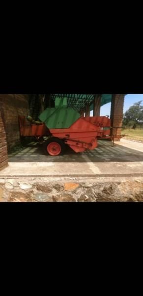 Square hay baler for sale