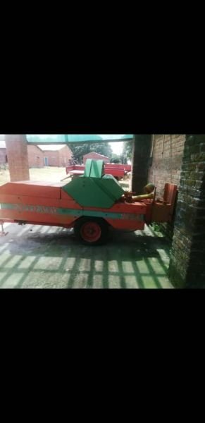 Square hay baler for sale