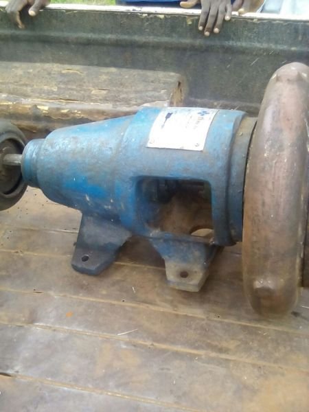 100hp complete irrigation motor, box n pump almost new