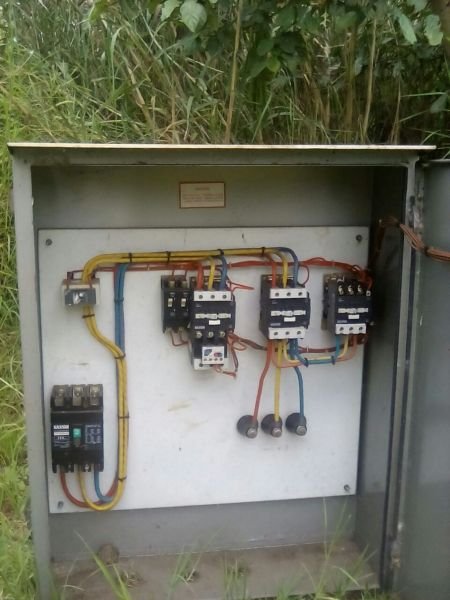 100hp complete irrigation motor, box n pump almost new